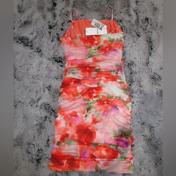 Flower mini dress with adjustable straps - Picture 2 of 3